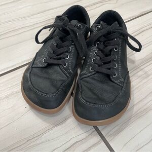 Splay Freestyle 2.0 black leather with gum sole size 5M/7W